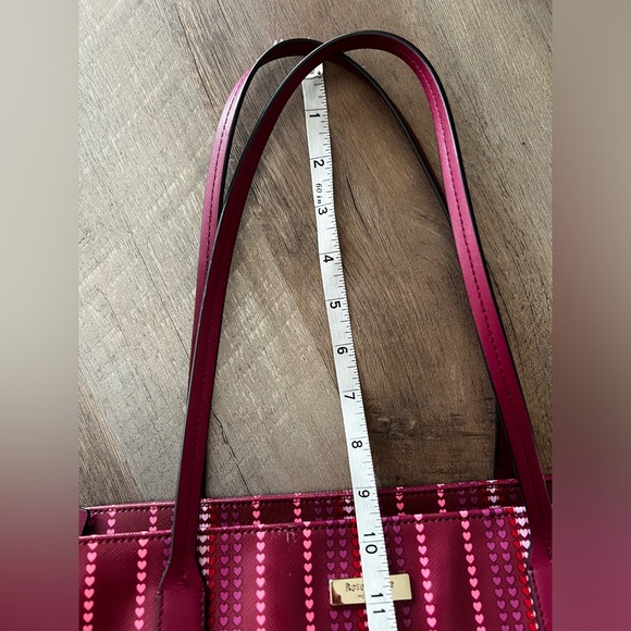 Kate Spade ECU Margareta Cranberry Heart X-large Tote - Picture 9 of 16